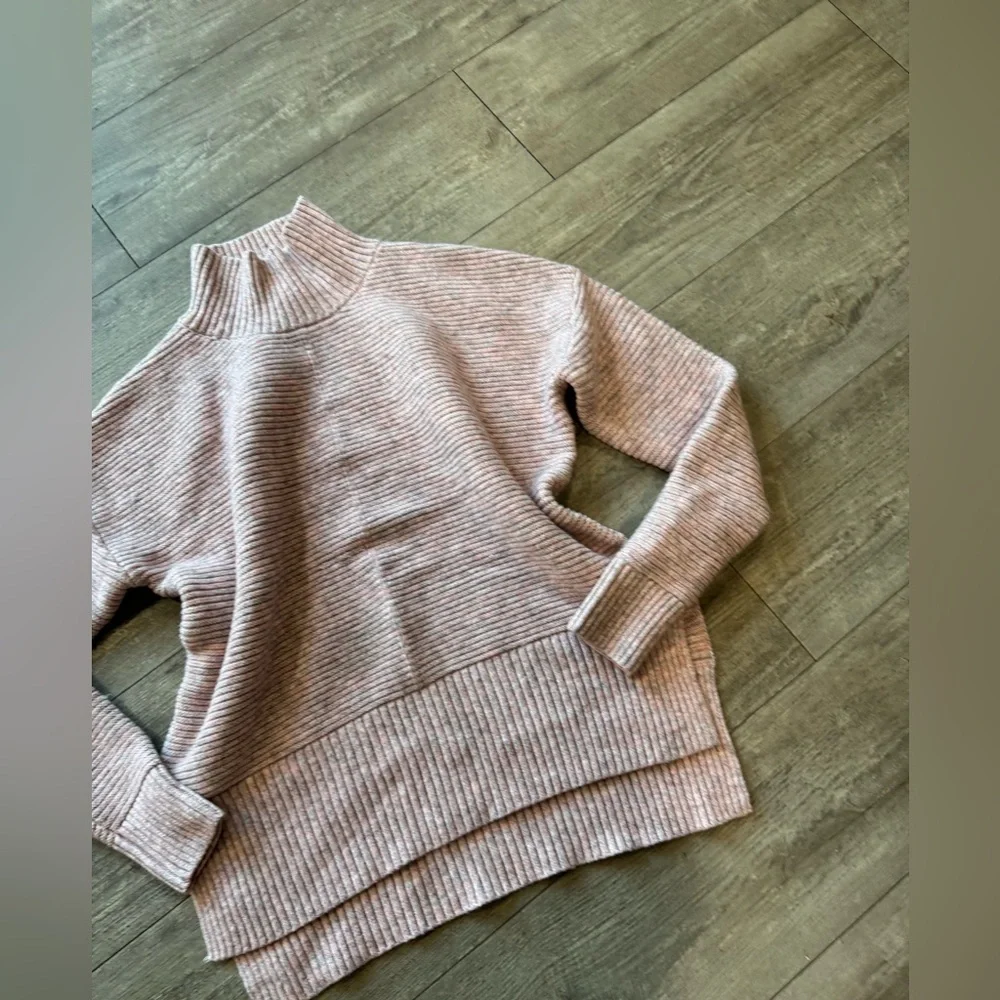 Sweet Romeo Blush Ribbed Knit Top - Picture 6 of 16